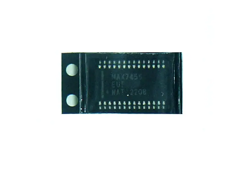 Analog Devices MAX7456EUI chip